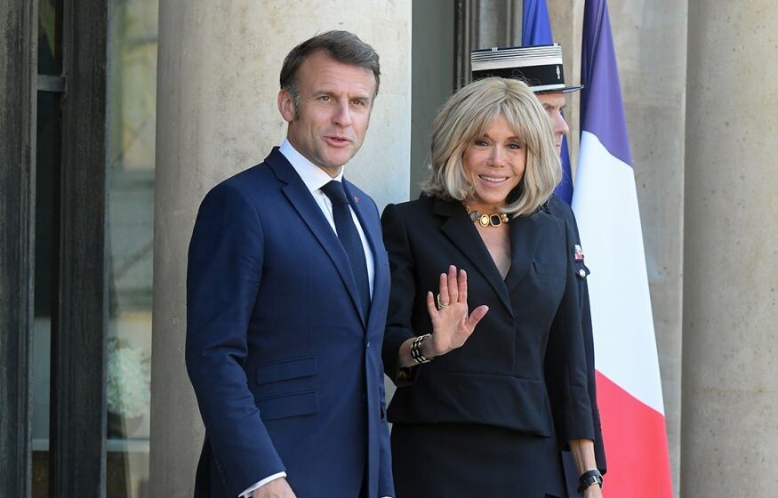    Царьград: Трамп уволил Макрона — теперь ждёт оплеухи от жены Брижит