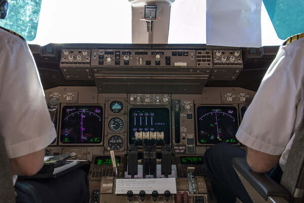 В кабине пилотов самолета Boeing-747 / Atosan/Shutterstock/FOTODOM   📷