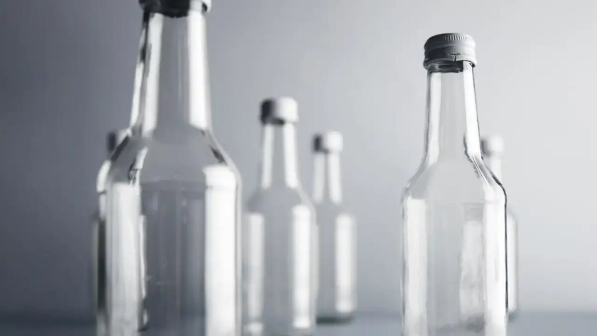    Бутылки. © ru.freepik.com/bublikhaus