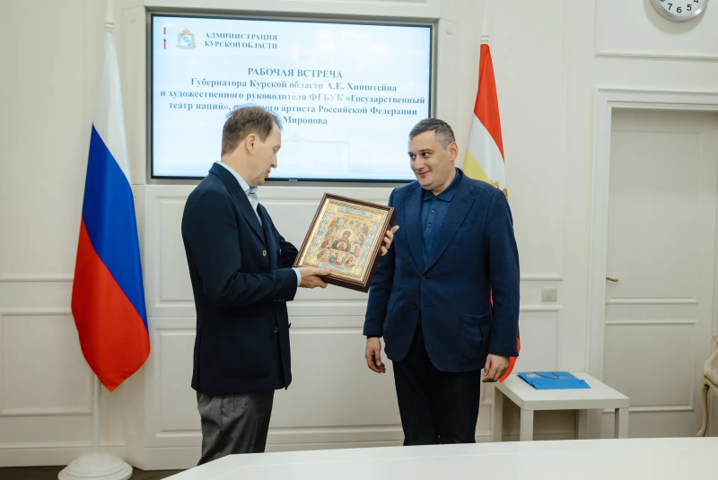     © фото - МАХ Александра Хинштейна