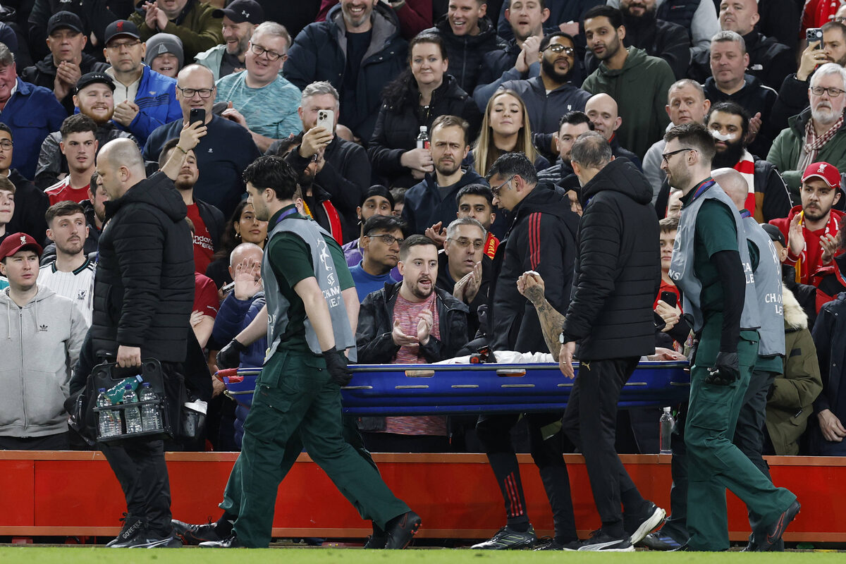    Футболист «Галатасарая» Ноа Ланг лишился части пальца во время матча Лиги чемпионов