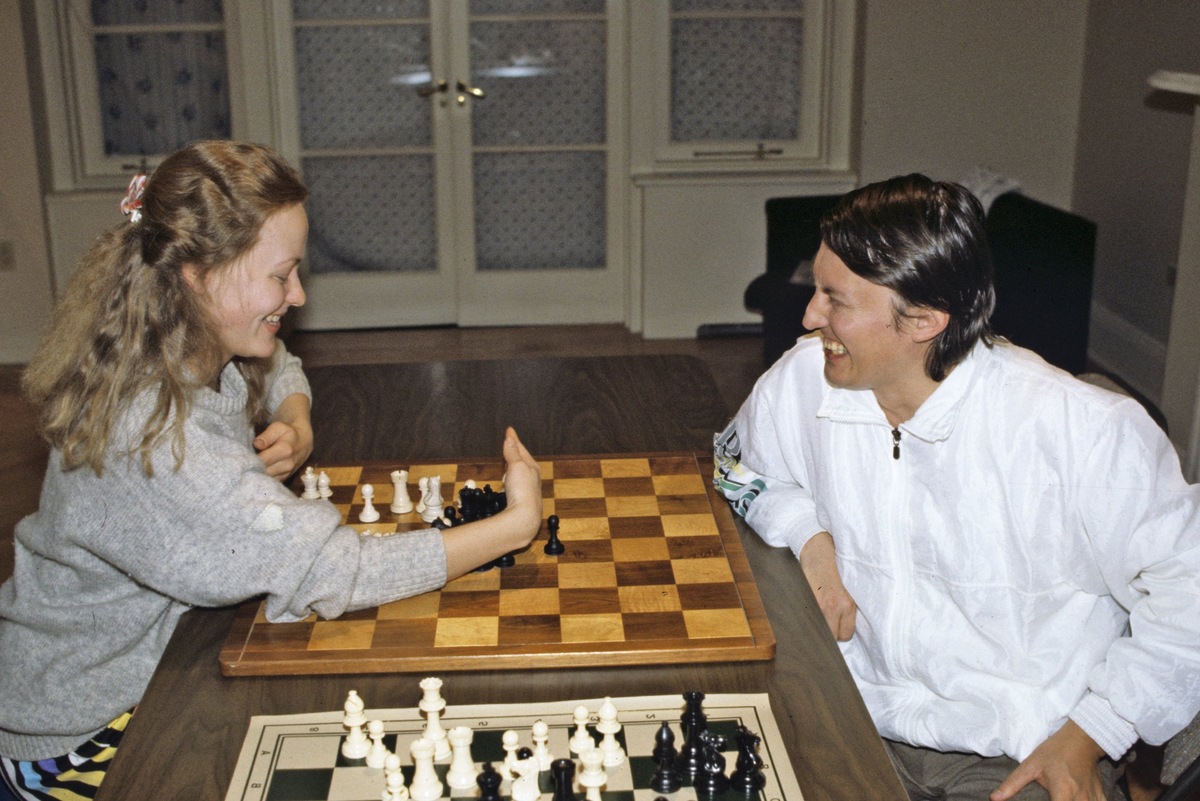    Анатолий Карпов с женой Натальей в гостинице после чемпионата мира. 1990 год./Дмитрий Донской/РИА Новости