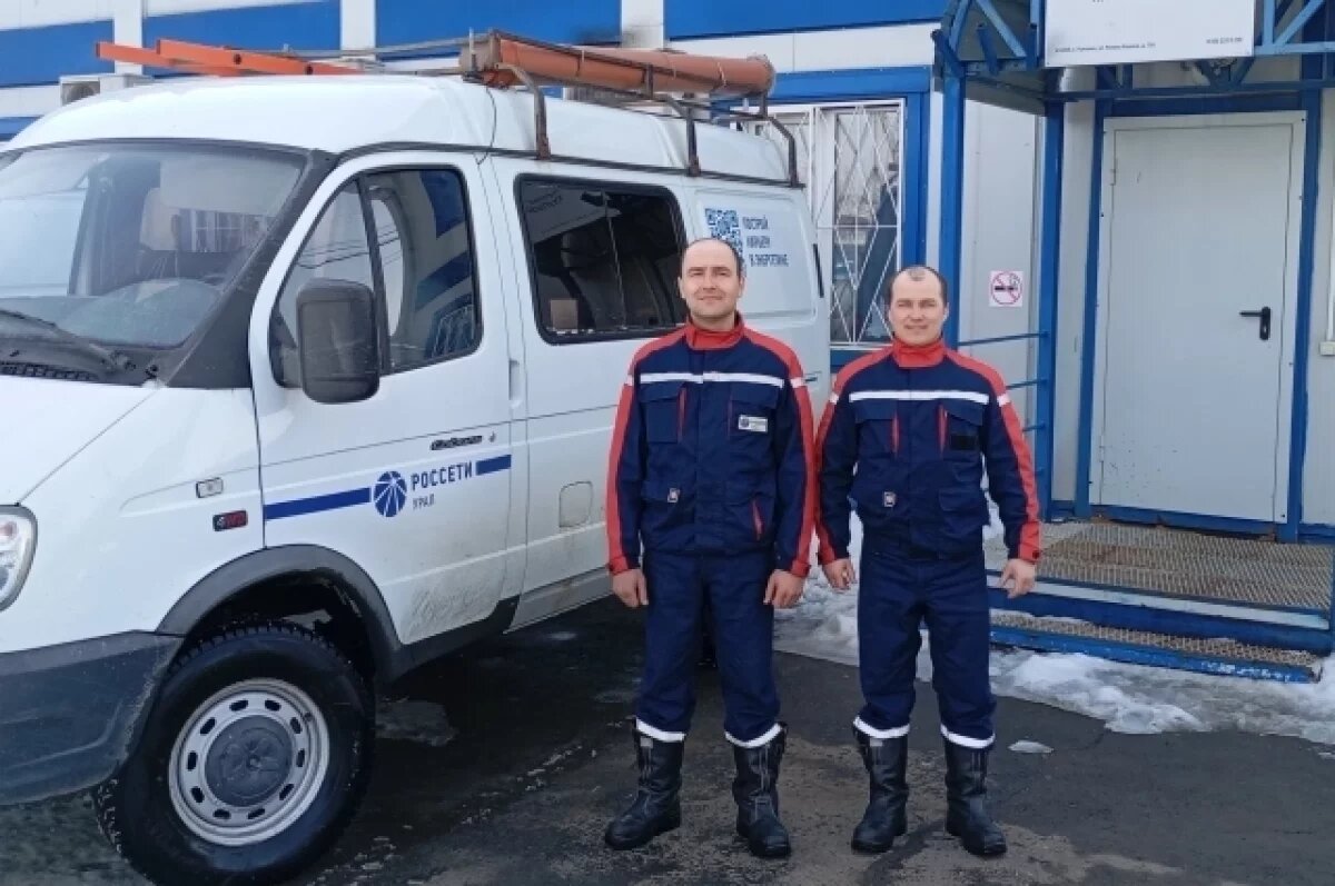    Энергетики вынесли женщину из горящего дома под Пермью