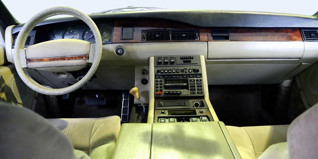 Первый представительский автомобиль СССР, который хотели продавать населению