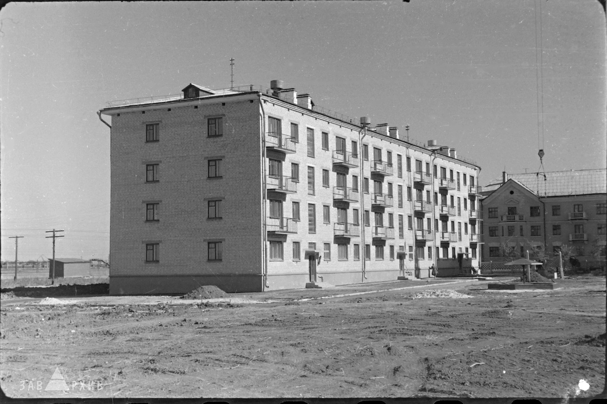 Новый среднеэтажный жилой дом