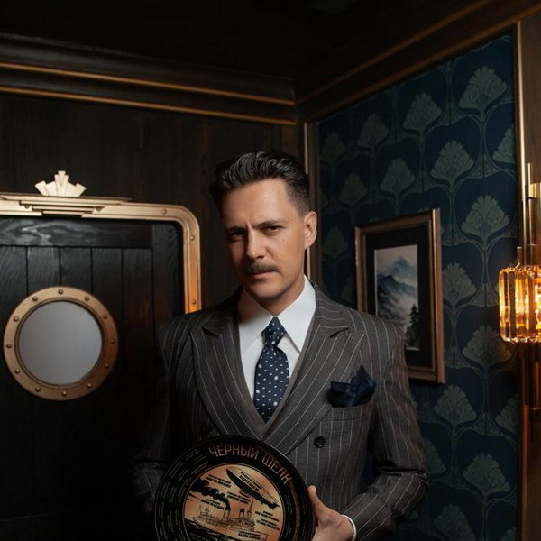     Начались съемки фильма «Чёрный шёлк» с Милошем Биковичем и Максимом Матвеевым