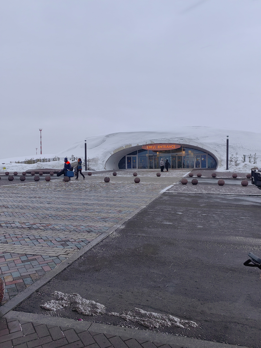 Выход из аэропорта