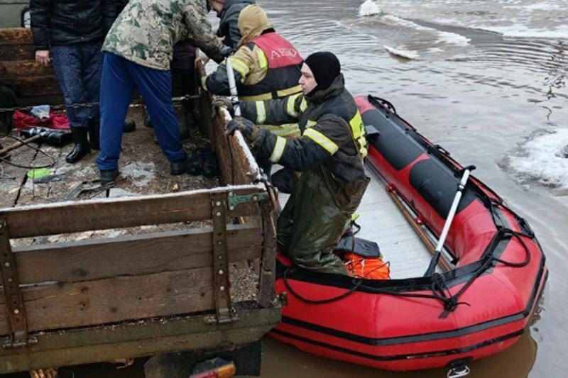    ГУ МЧС. Работа спасателей во время паводка