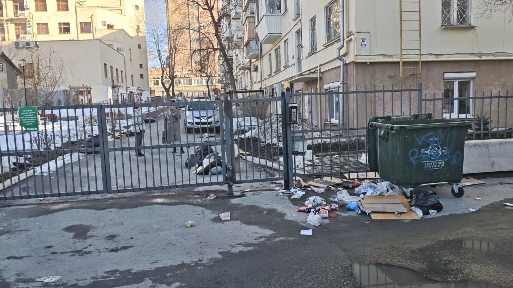    Фото и видео предоставлены жильцами дома № 64