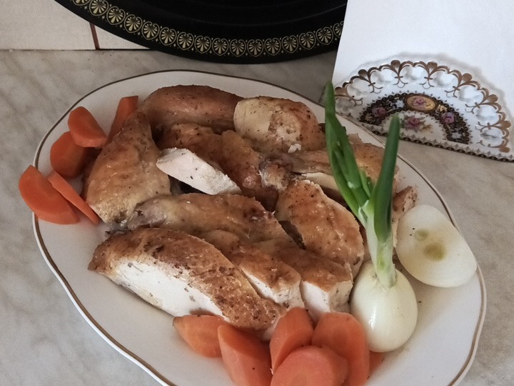 Запечённая в духовке курица с овощами