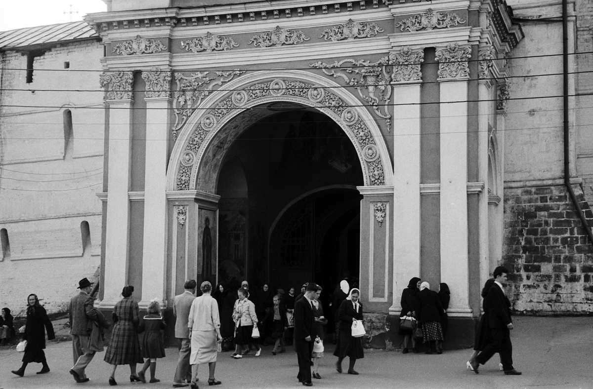 Пасха в Троице-Сергиевой лавре, 17 апреля 1960 года