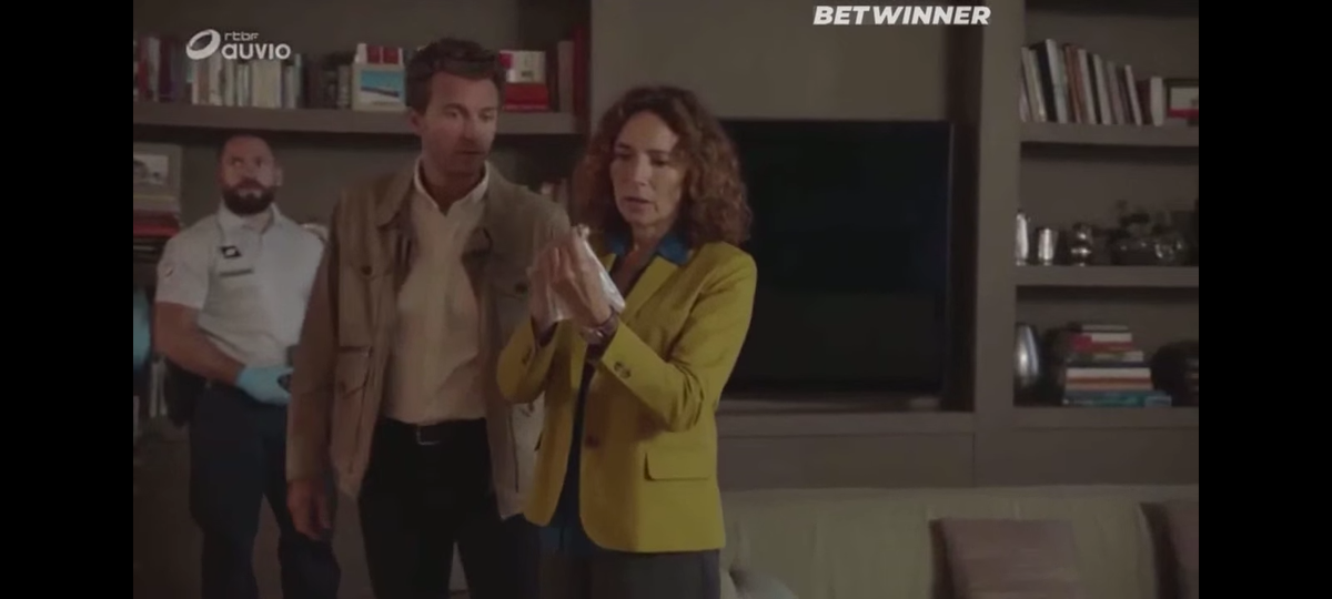 Кадры из сериала. Здесь и далее скриншоты автора.