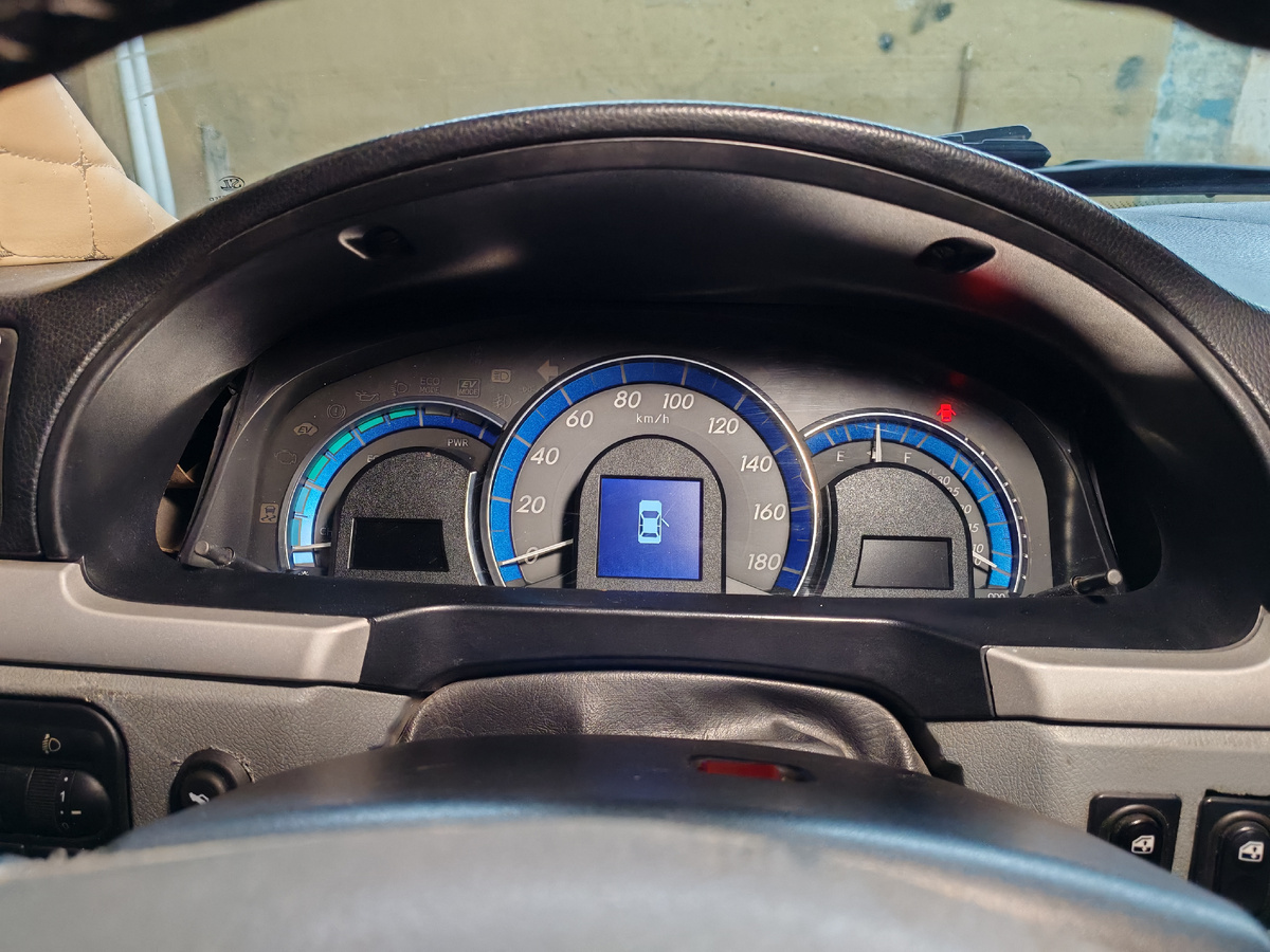 Щиток с кожухом и оставшимися зазорами