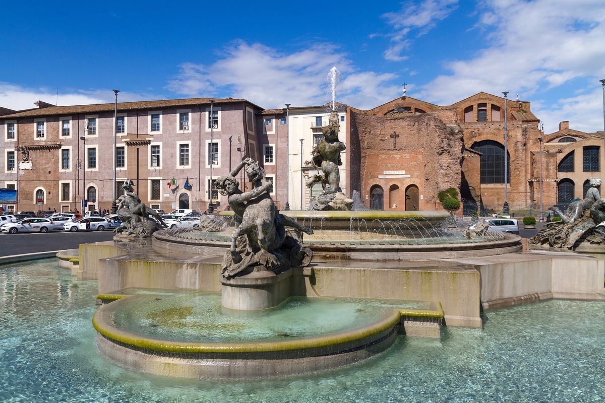 Фонтан Наяд. 1870–1914. Архитектор — Марио Рутелли. Площадь Республики, Рим