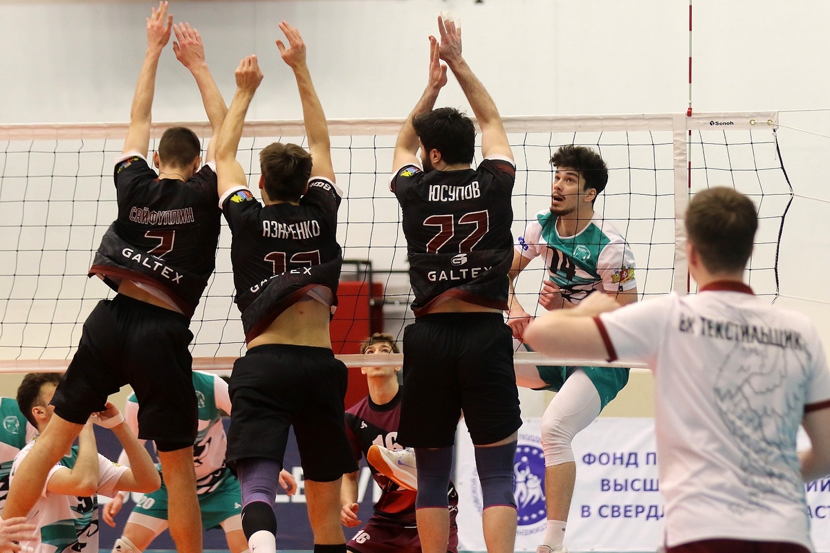 Волейбол. Екатеринбург. ВК «Локомотив-Изумруд» (Екатеринбург) vs ВК «Текстильщик» (Ивановская область) — 3:0 (25:22, 25:22, 25:21). Источник https://vk.com/loko_izumrud