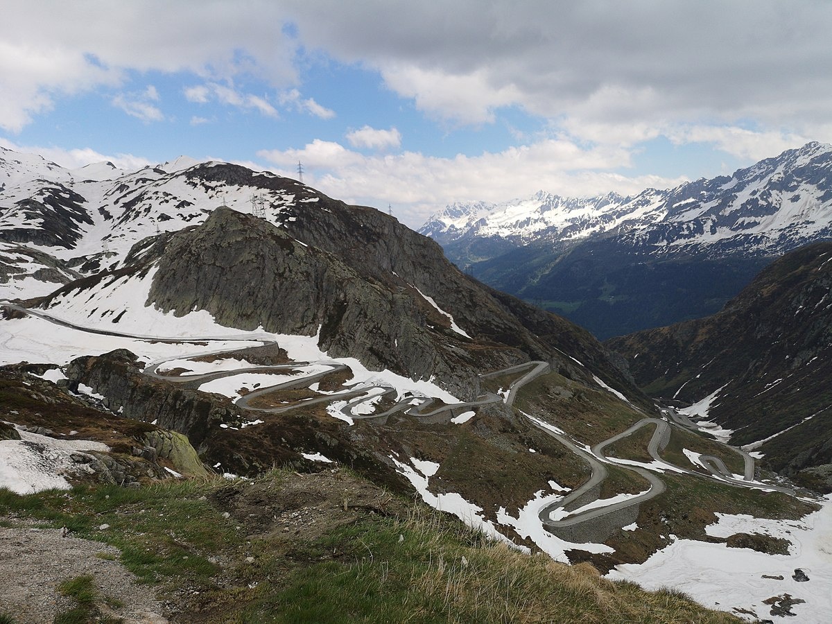 дорога на перевал СЕн-Готард в наше время