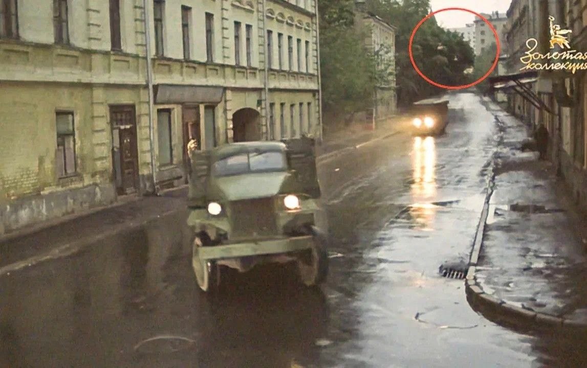 Сцена погони в фильме "Место встречи изменить нельзя", фотография из открытых источников Яндекса