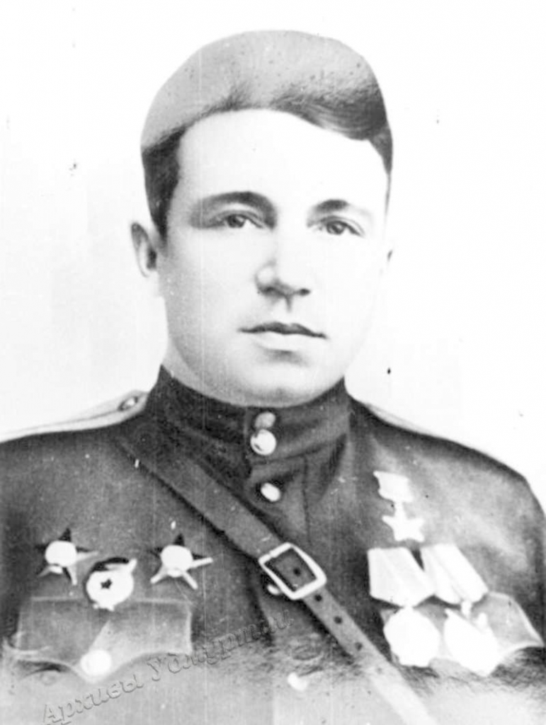 Заболотский Анатолий Иванович, лейтенант, Герой Советского Союза, кавалер ордена Ленина, Красного Знамени, 2-х орденов Красной Звезды [1940 г]. Филиал ЦГА УР – ГАОПИ. Ф. 135. Оп. 3. Д. 318