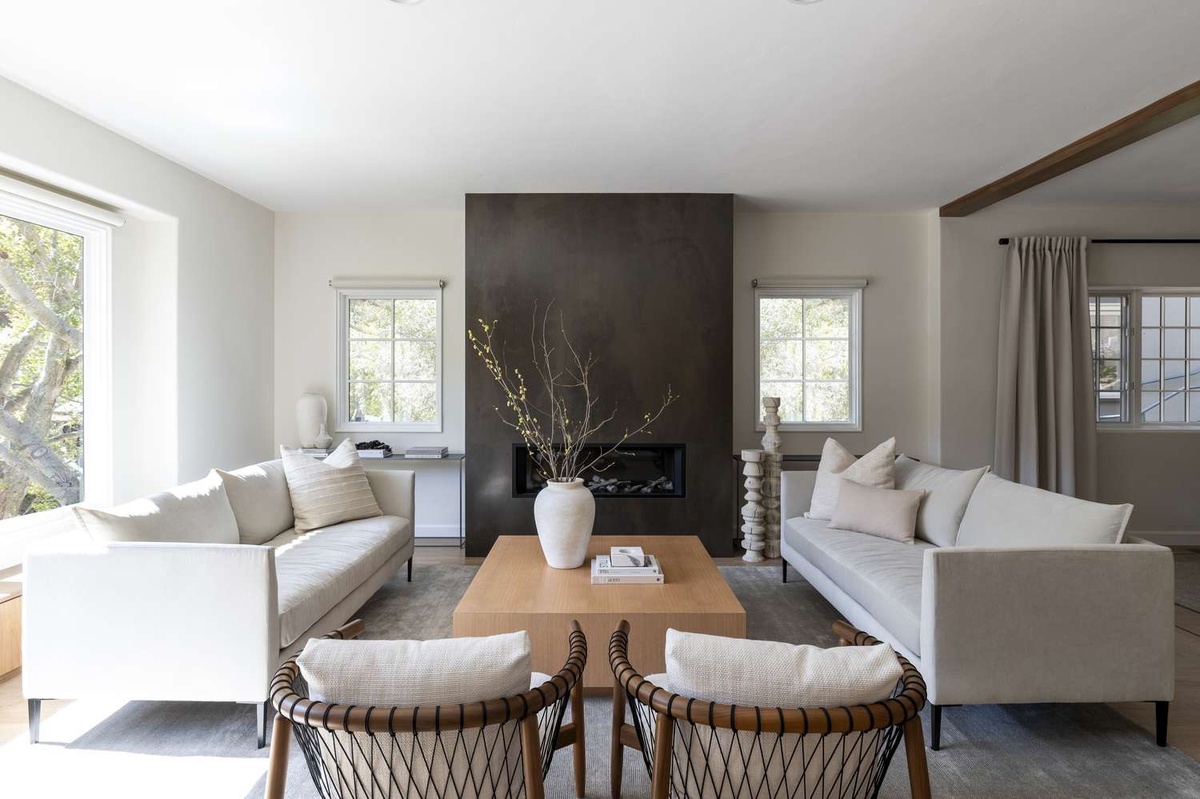 Эстетика без сценария быстро начинает раздражать