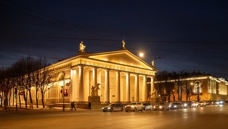    Петербургский Манеж потратит около 39 млн рублей на охрану Автор фото: Тихонов Михаил