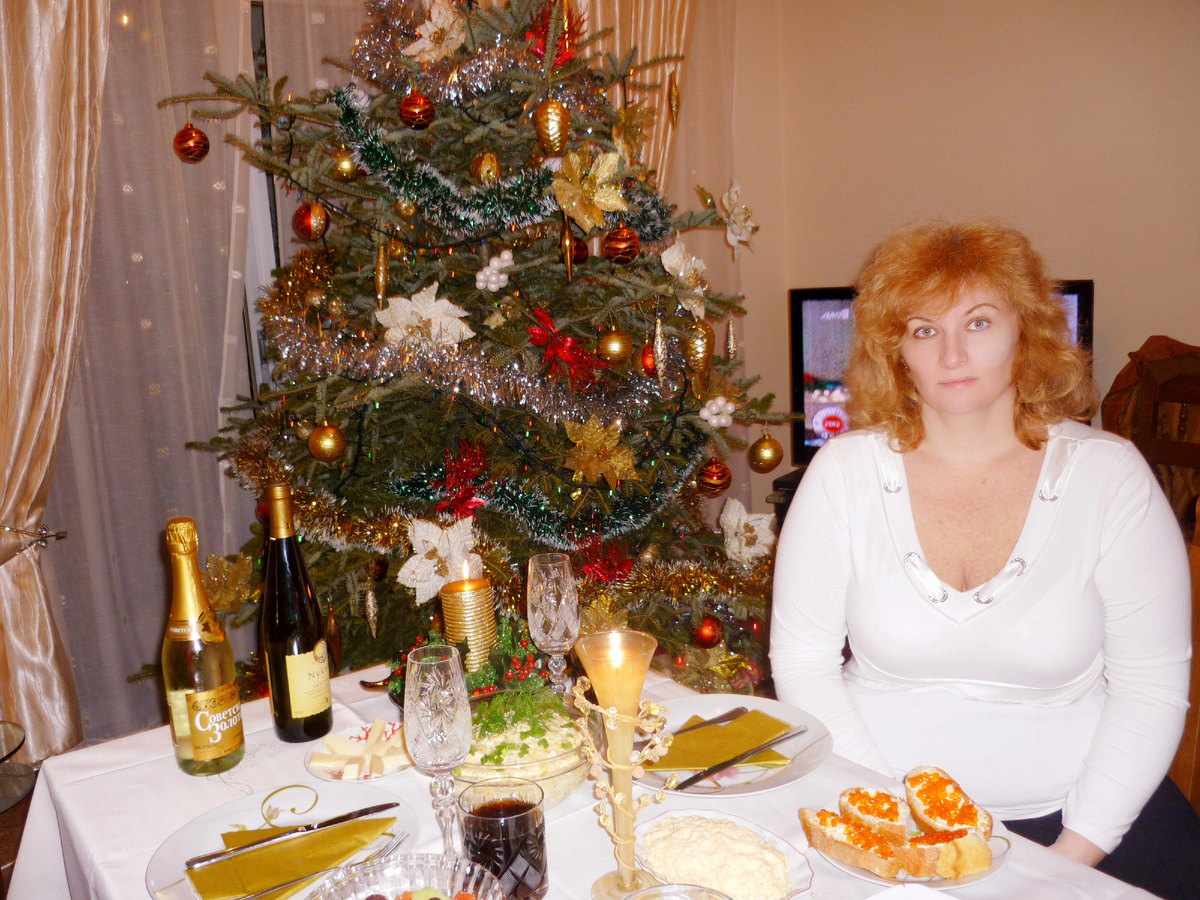 Я никакая, из -за боли и тяжёлой травмы в ноге. Встреча Нового 2012 года!