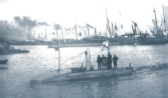 Подводная лодка «Дельфин» в 1903 году 