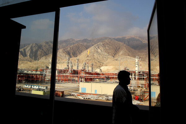 Газовое месторождение «Южный Парс» недалеко от южного иранского порта Ассалуйе / Ahmad Halabisaz/Global Look Press   📷