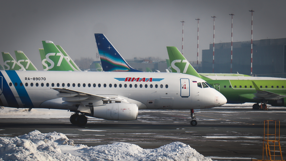 Россиянам запрещают выезд за границу, потому что эта мера позволяет быстро взыскать долги. Фото: 1MI