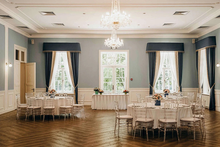    Artiland и Palmira Garden: 7 локаций для камерной свадьбы как в «Американской истории любви» (фото 1)