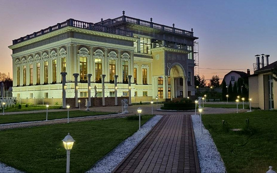    Artiland и Palmira Garden: 7 локаций для камерной свадьбы как в «Американской истории любви» (фото 3)