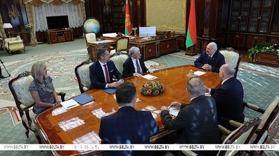     Прямой диалог с Вашингтоном: спецпосланник США передаст Дональду Трампу мнение Президента Беларуси