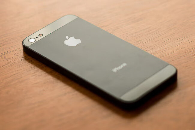     Apple перестала производить iPhone 5 и признала его устаревшим