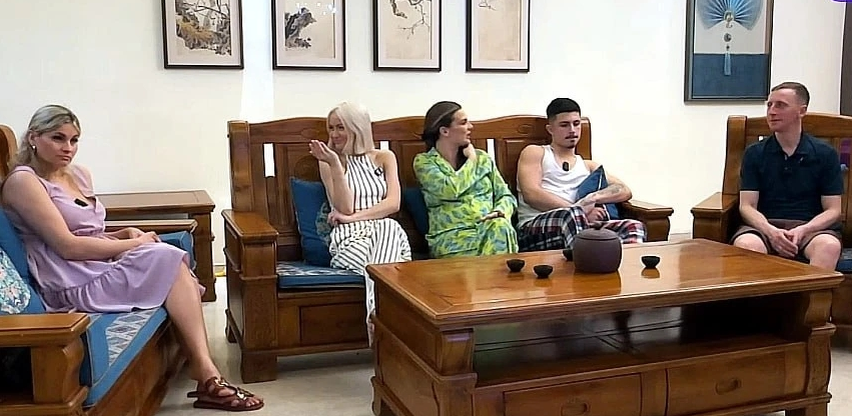 участники на китайской локации