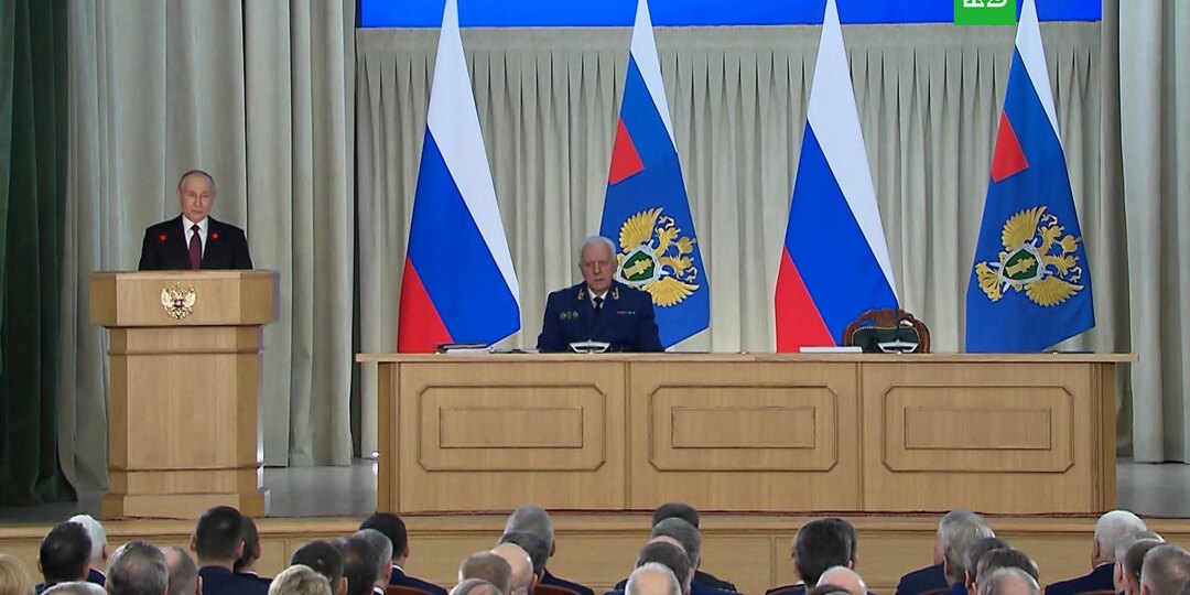 Путин: должностное положение не может быть оправданием для нарушения закона