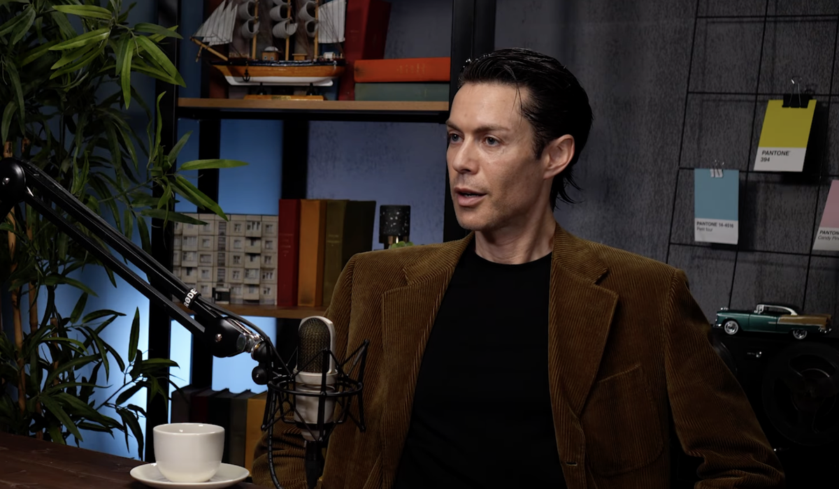    Марк Тишман. Фото: Youtube / @vremiakrasoti