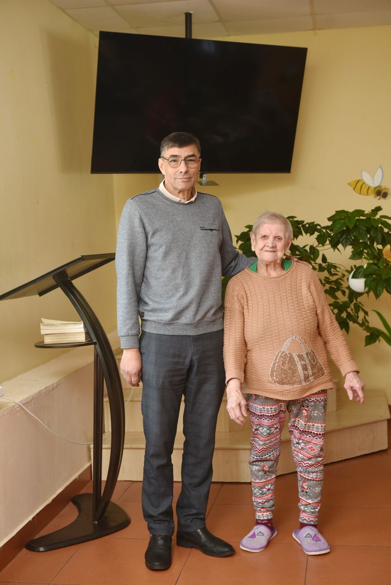 Николай Белов: "Когда в селе Ивановском после реорганизации опустело здание детдома, там открыли филиал псоциального приюта "Милосердие". 