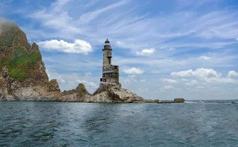 Самый суровый маяк России