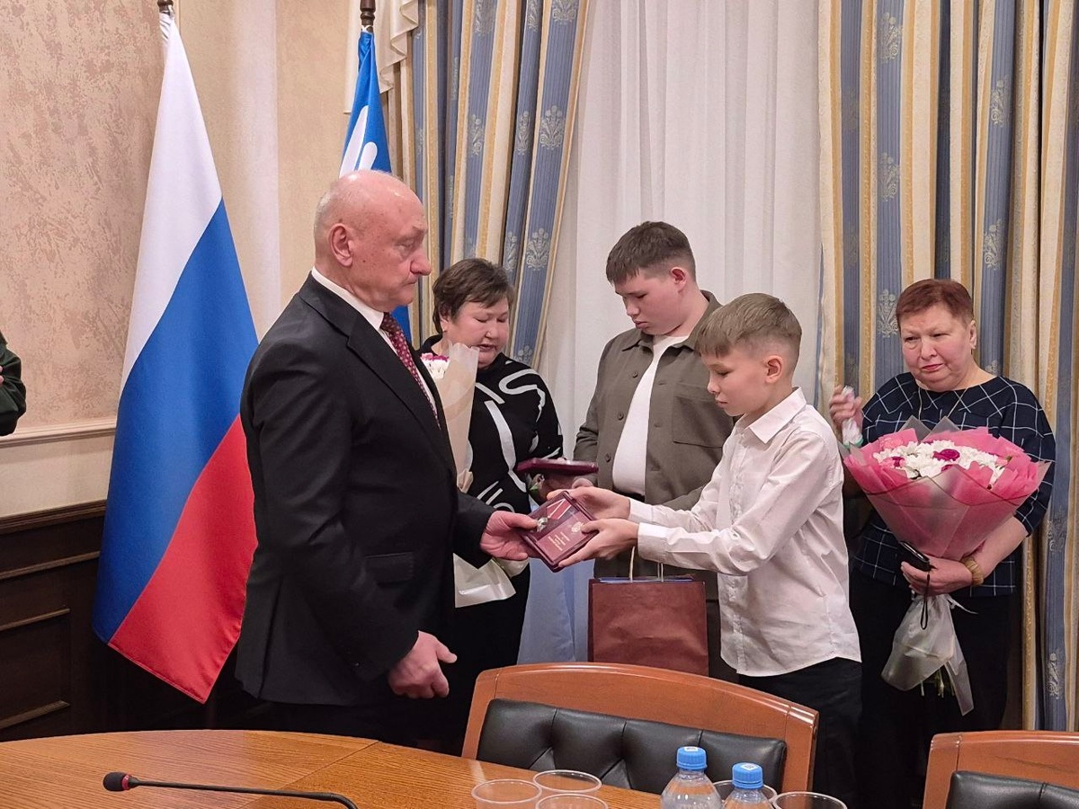    В Белоярском районе вручили ордена Мужества семьям погибших земляков
