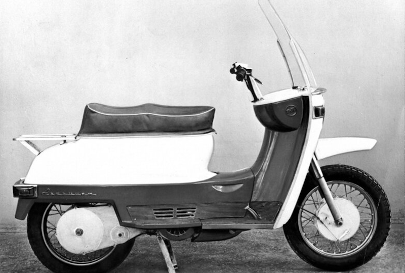 Тульские умельцы. Виталий Павлович Плотников - создатель уникального мотороллера "Конек - горбунок"