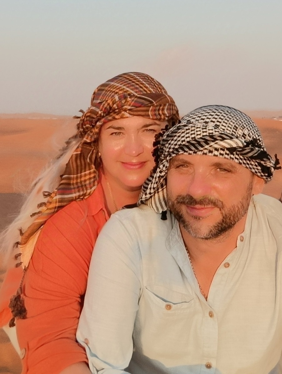 Я Саша, а это мой муж Женя! У нас есть собака, коза и мы обживаем свой дом. Тут я делюсь красивыми и вкусными кулинарными идеями и рассказываю о нашей жизни.