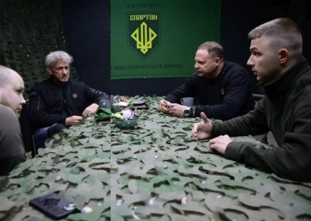    Кинозвёзды и спортсмены начали отстирывать мундир Ермака. Возвращается в политику?