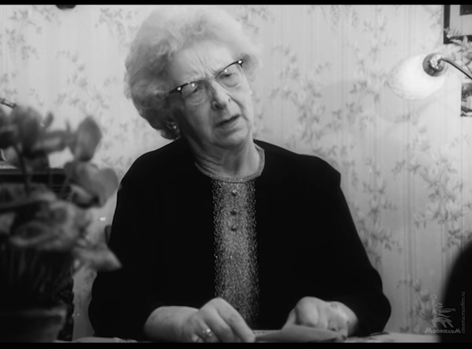 Пожилой немке, потерявшей в Сталинграде сына, стало не очень хорошо от вопроса, кого она винит во всём этом