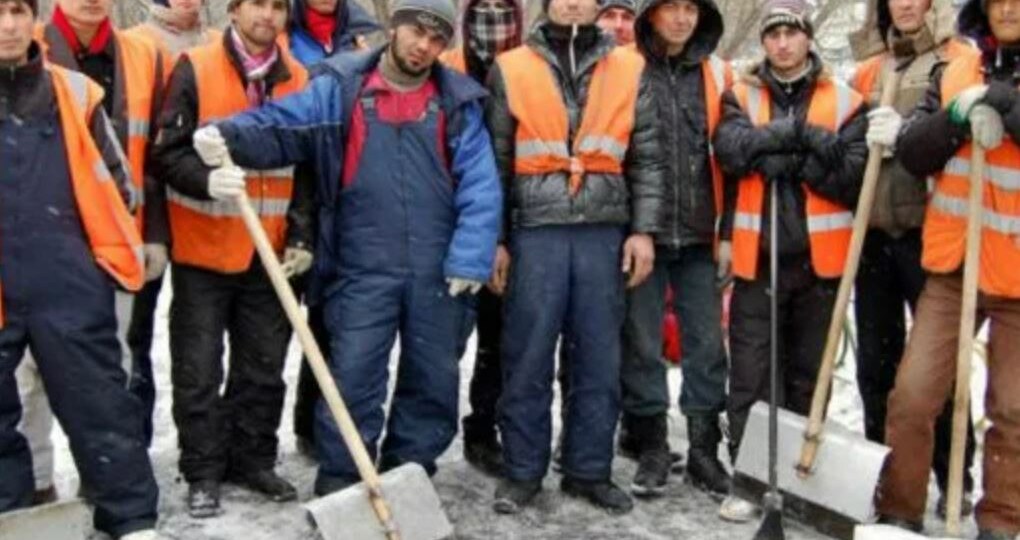 Таджиков зовут жить к нам на Сахалин, обещают работу, жильё и всё остальное