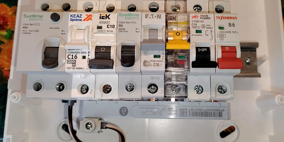 Почему нельзя менять автоматы на выключатели нагрузки