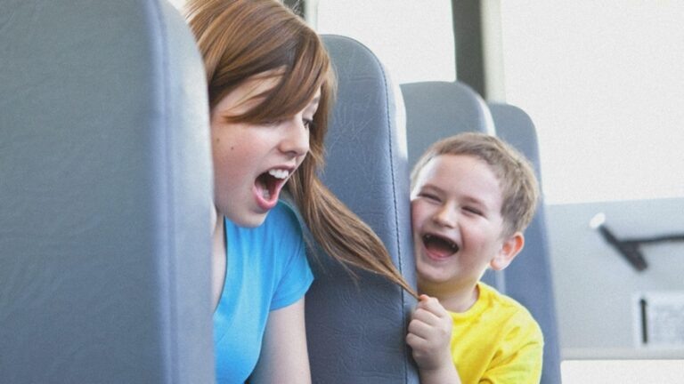    Иллюстрация к материалу: Дети с ОВЗ в общественных местах: как найти общий язык и избежать конфликтов