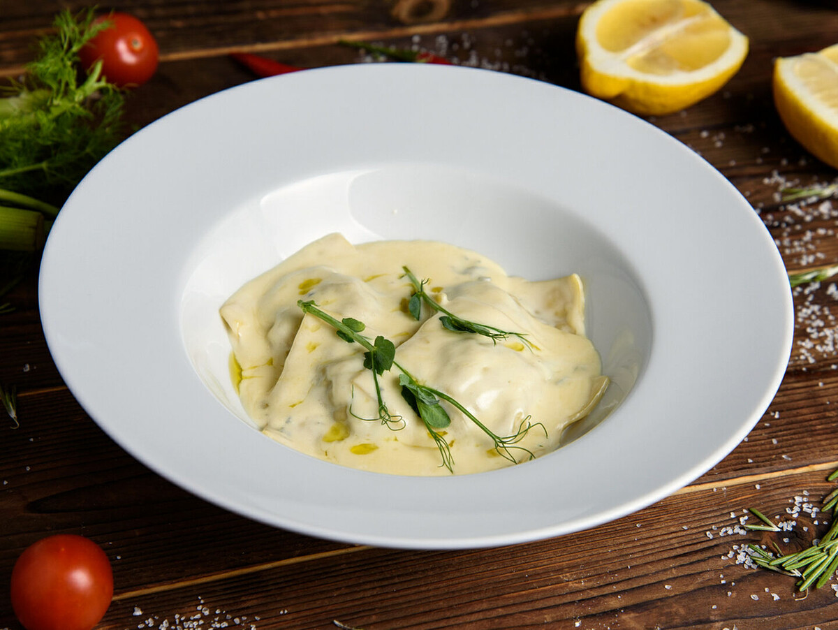 Равиоли с телятиной в сырном соусе из меню ресторана Villa Pasta