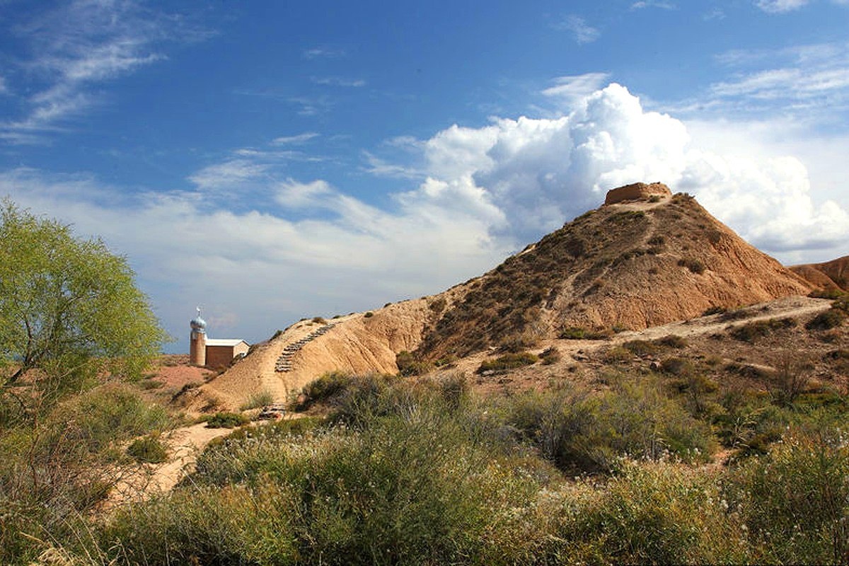    Долина Манжылы-Ата.