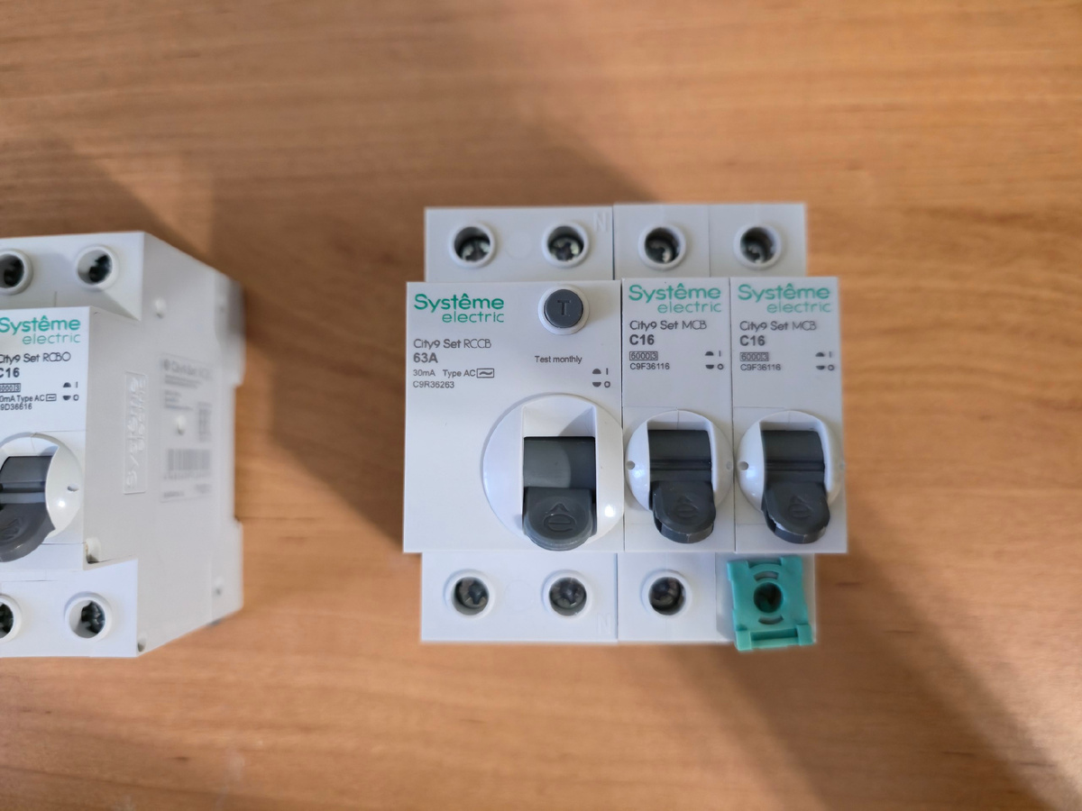 ВДТ(УЗО) и АВ Systeme Electric City9