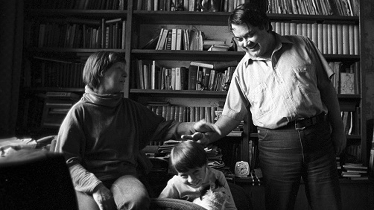 
Алексей Герман-младщий с родителями — режиссером Алексеем Германом и автором сценариев Светланой Кармалитой, 1986 г.