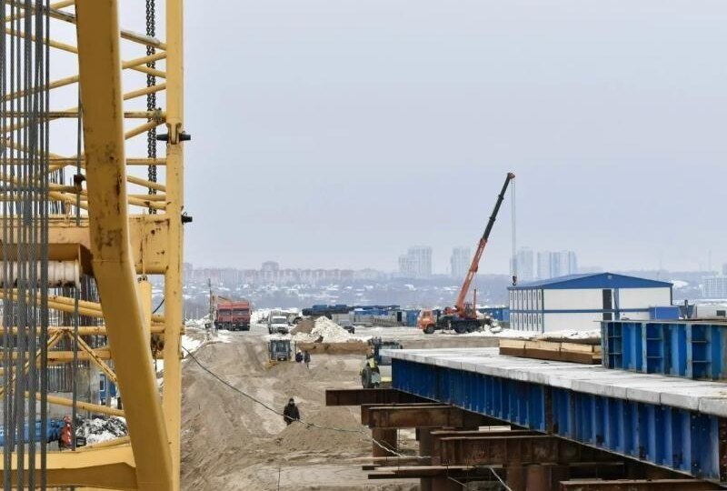 В минтрансе оценили строительную готовность моста через Оку